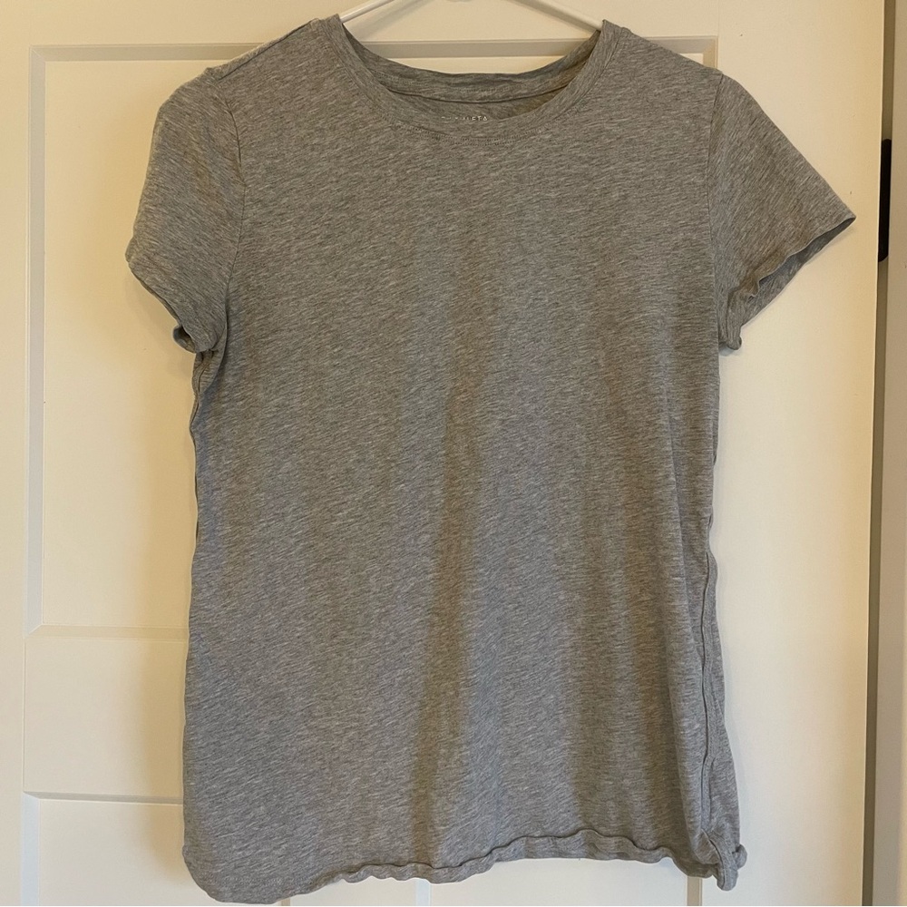 Athleta Fitted 100% Cotton Gray Short Sleeve T-Shirt Size M